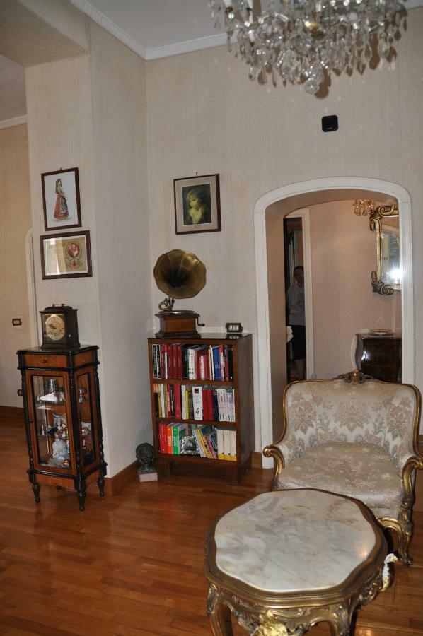 The Queen'S Coffer Roma Exterior foto